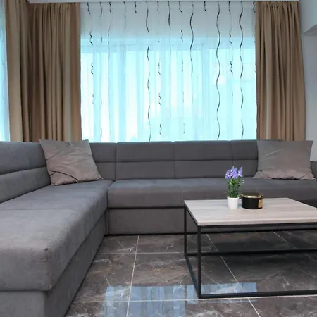 Pia - Ground Floor Homestay *