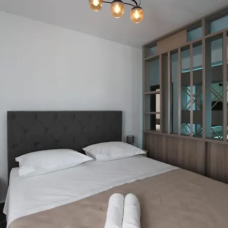 Pia - Ground Floor *