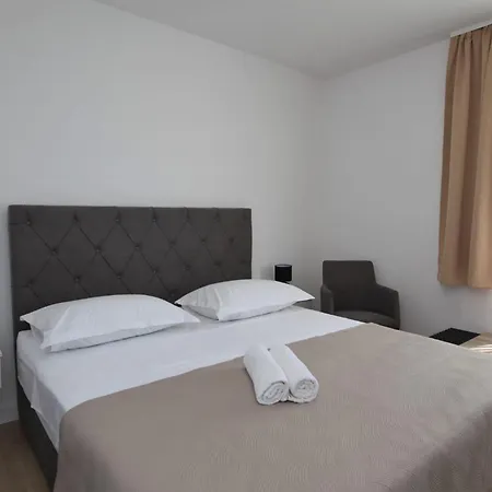 Pia - Ground Floor Homestay *