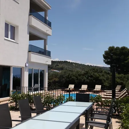 Pia - Ground Floor Trogir